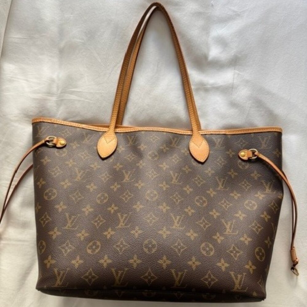 Louis Vuitton Neverfull MM (Medium) Beige Interior